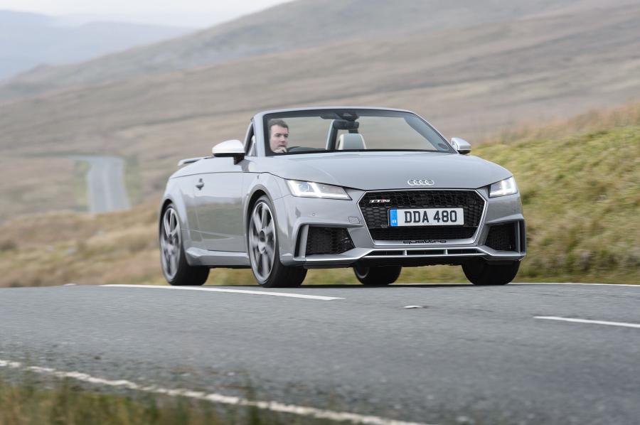  Audi TT RS Roadster (8S) 2016 года  (UK) (фото 1 из 40)